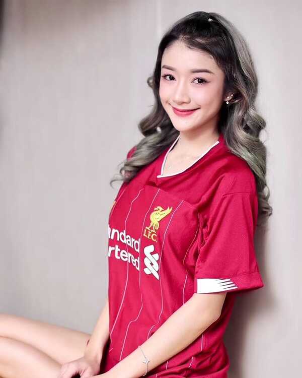เฟิร์น ชุติมณฑน์