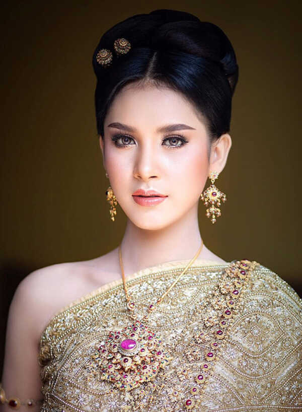 บัวขาว