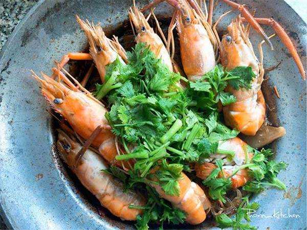 กุ้งอบวุ้นเส้น