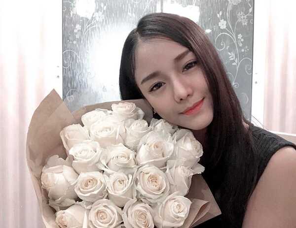 พลอย ไพรินทร์