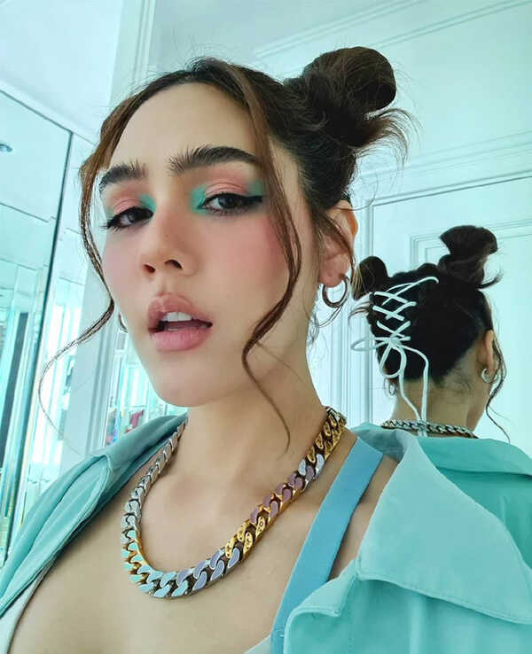 ชมพู่ อารยา