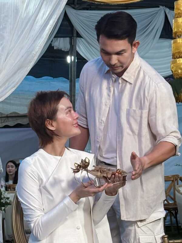 อั้ม อธิชา ร่วมพิธีบวช เจนี่ เทียนโพธิ์สุวรรณ