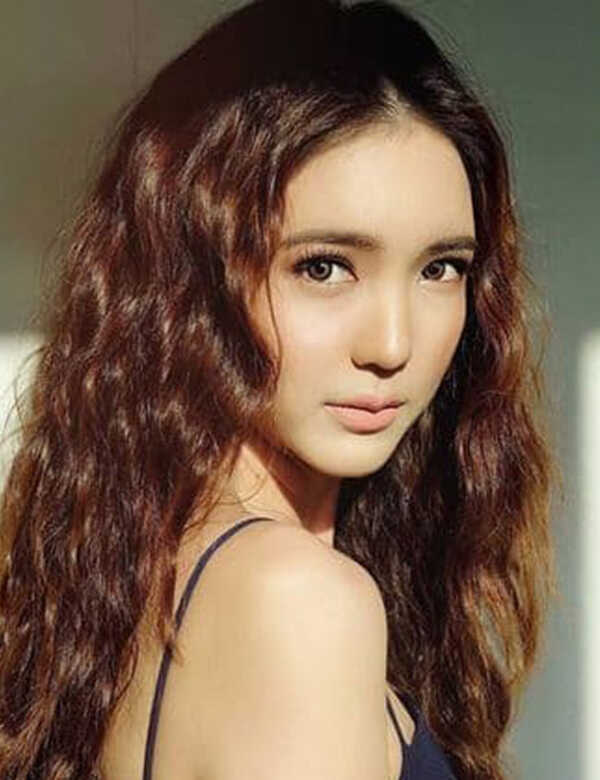 บัว นลินทิพย์