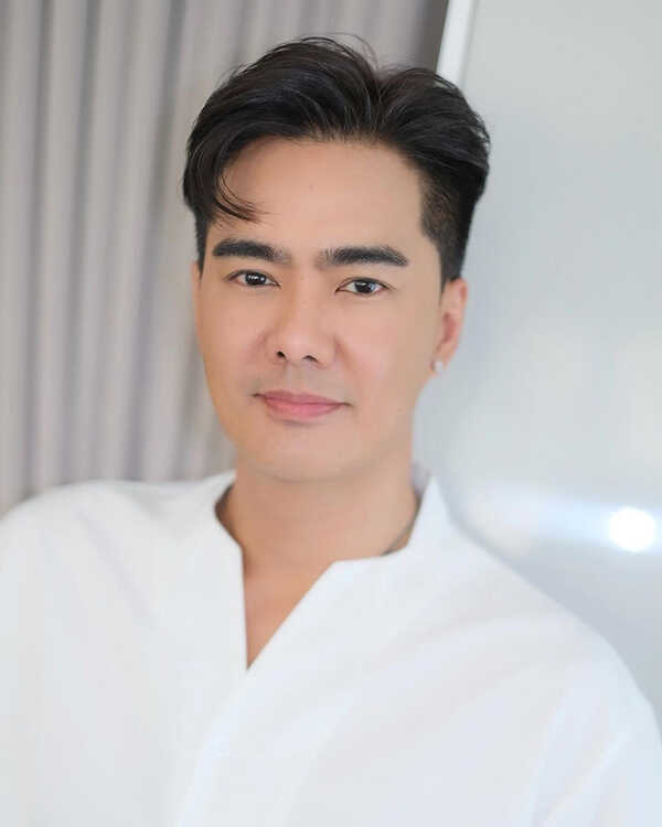 เคลลี่ เลิก นาย ชนุชตรา