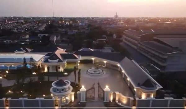 บ้านเอิร์น จิรวรรณ