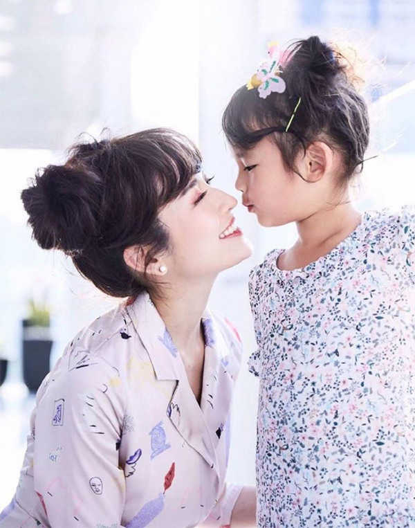 แอฟ ทักษอร