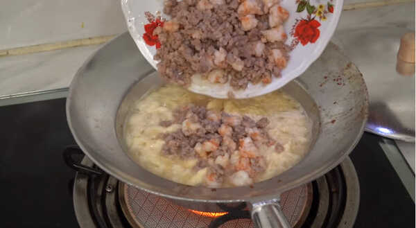 ไข่ตุ๋นกระทะทรงเครื่อง