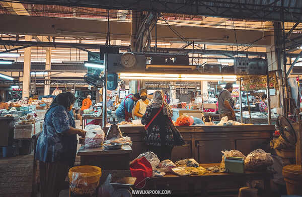 ตลาดหัวรอ อยุธยา