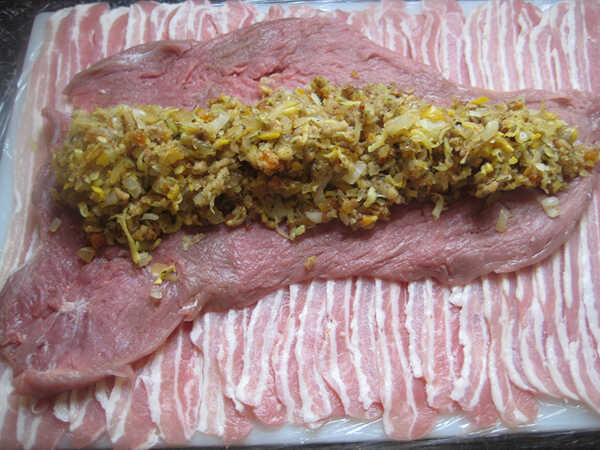 หมูสันในยัดไส้แอปริคอต แอปเปิล และขิง อาหารฝรั่ง เมนูหมูยัดไส้ สูตรอาหาร