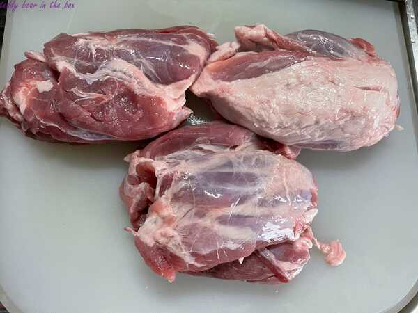 ขาหมูต้มเค็ม