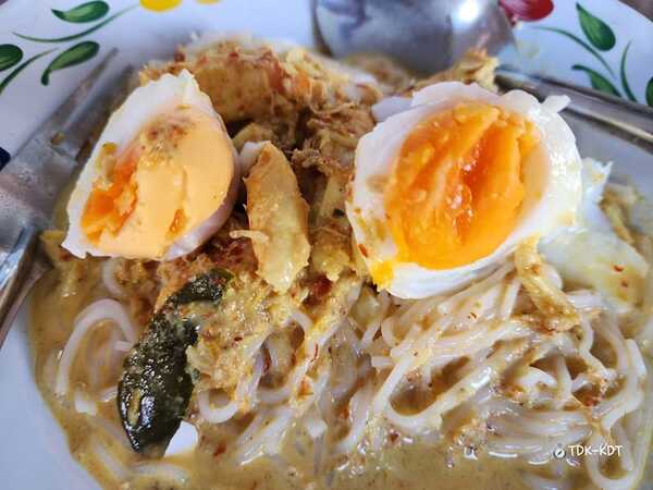 ขนมจีนภูเก็ต สี่แยกดาวรุ่ง