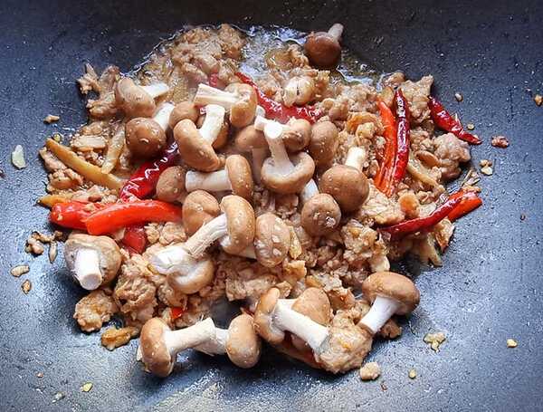กะเพราหมู