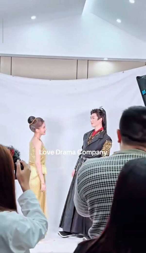 เปิดเบื้องหลัง สาวไทยข้ามภพ ป่วนใจแม่ทัพ คนสงสัยคุยกันรู้เรื่องไหม ที่นี่มีคำตอบ