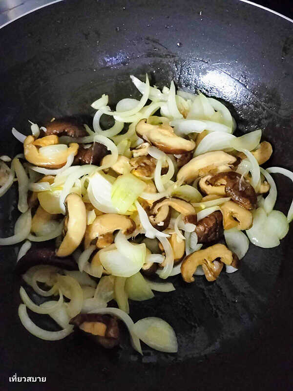 เต้าหู้ไข่ผัดผงกะหรี่ใส่เห็ดหอม เมนูเต้าหู้ไข่ อาหารไทย สูตรอาหาร