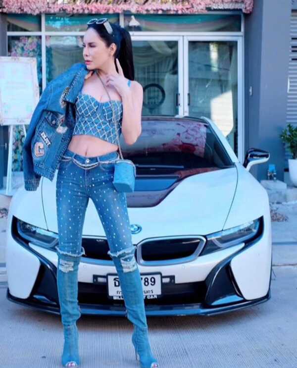 แม่ลี แม่แก้มบุ๋ม