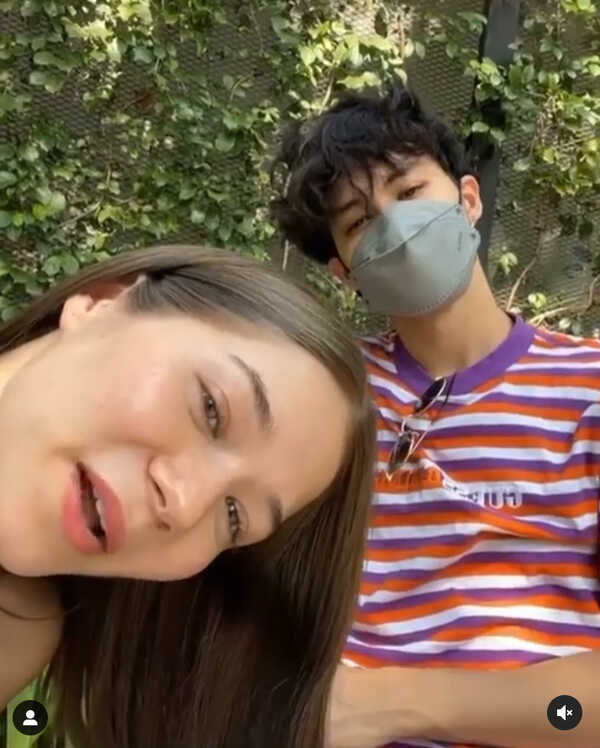  เก้า จิรายุ, วี วิโอเลต