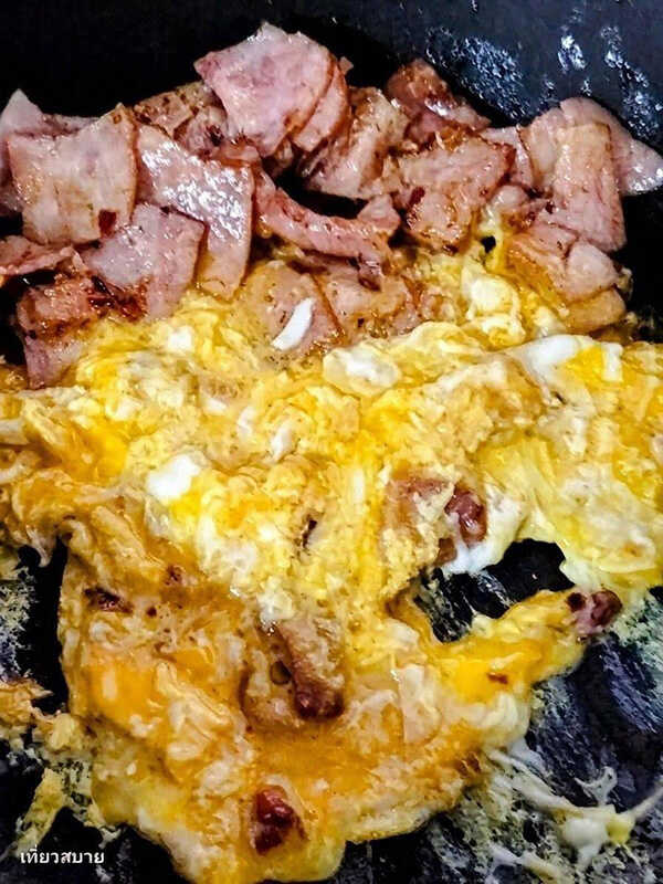 ข้าวผัดเบคอนพริกแห้งใส่โหระพา ข้าวผัดเบคอน เมนูเบคอน อาหารจานเดียว สูตรอาหาร