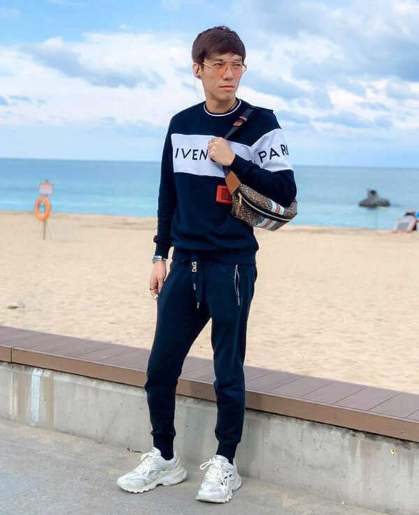 เบนซ์ เดม่อน ประวัติ