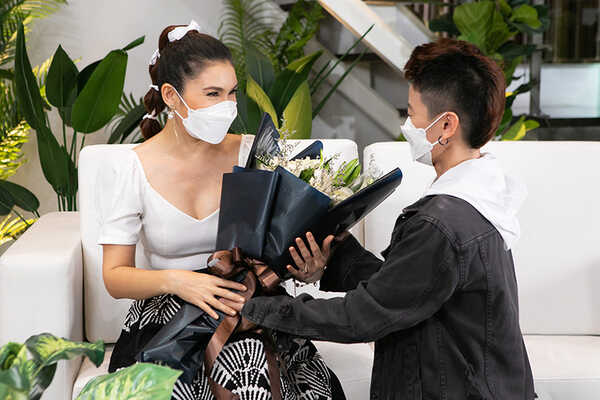 ฝน ธนสุนธร 