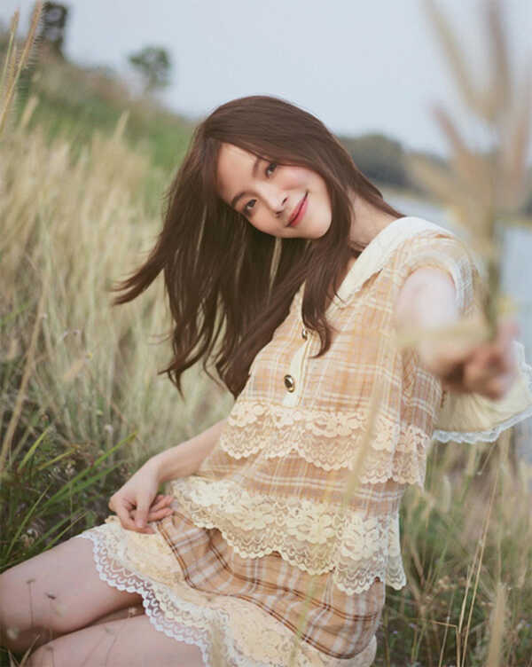 ใบเฟิร์น พิมพ์ชนก แฟชั่น