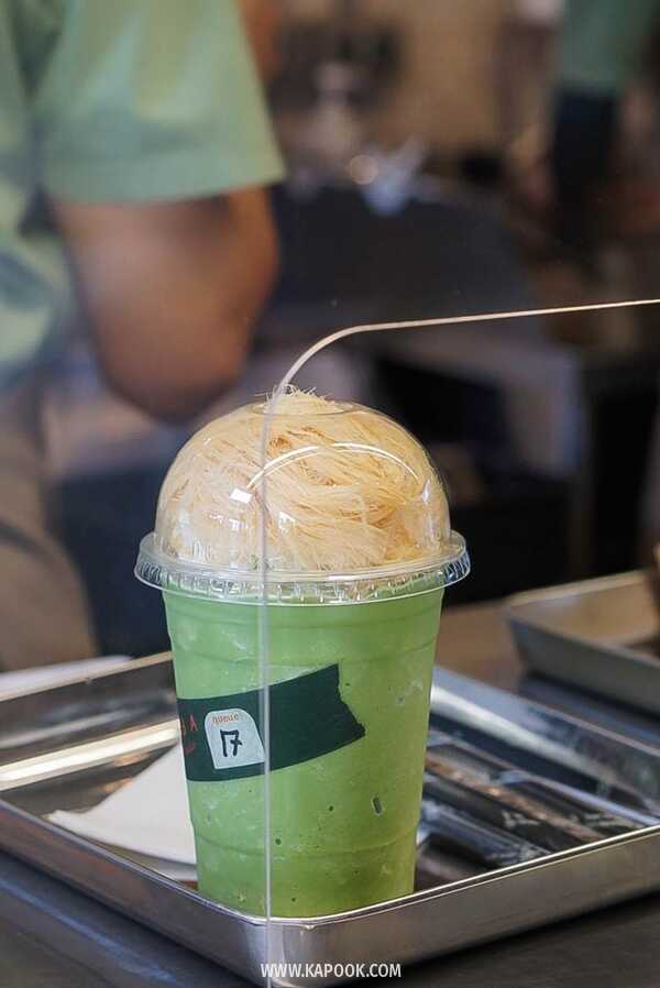 คาเฟ่อยุธยา Busaba Cafe & Bake Lab