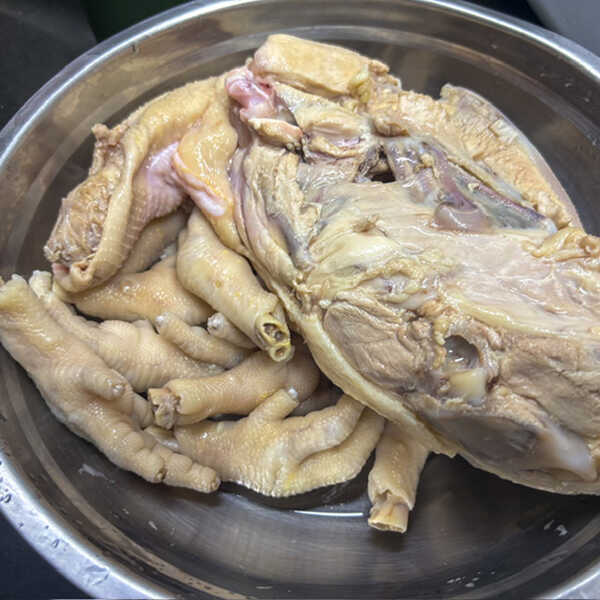 ราเมงเกี๊ยวหมูหางยาว ซุปไก่ กับปีกไก่ตุ๋นซอส เมนูเส้น อาหารจานเดียว เกี๊ยวหมู สูตรอาหาร