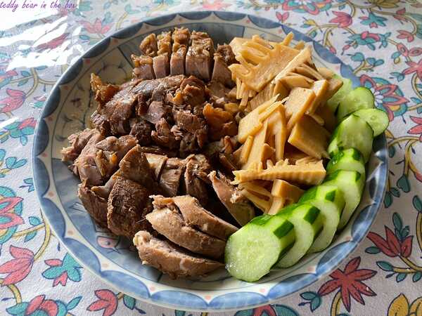 ขาหมูต้มเค็ม