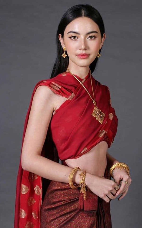 ใหม่ ดาวิกา