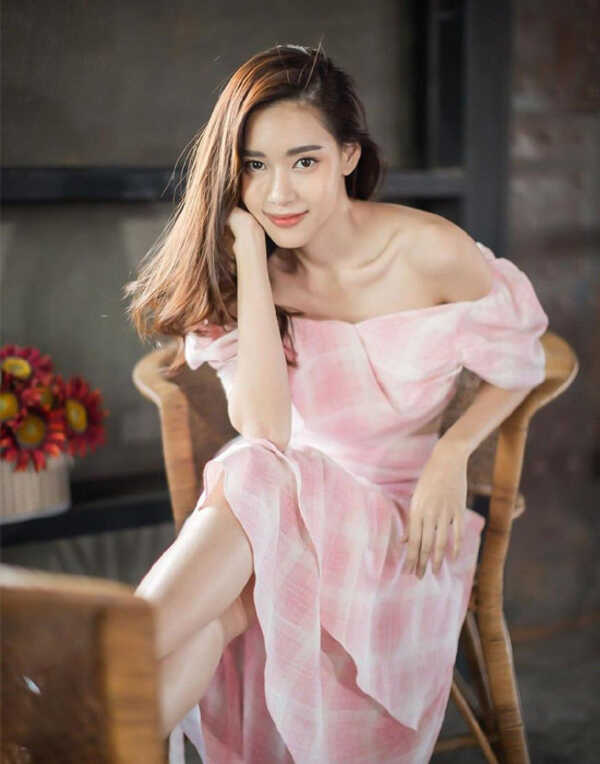 แฟชั่นชุดสีชมพู, วาเลนไทน์