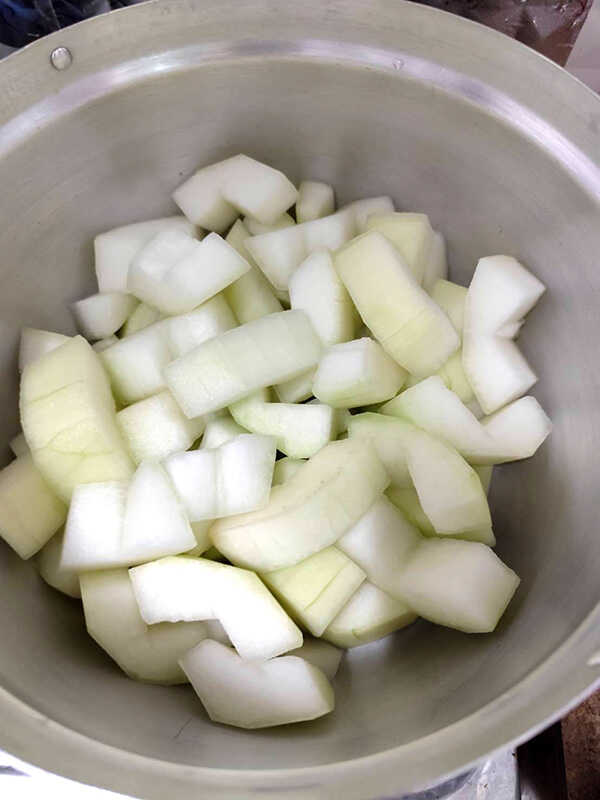 แกงเขียวหวานฟักใส่ไก่และตีนไก่ แกงเขียวหวาน แกงกะทิ อาหารไทย สูตรอาหาร