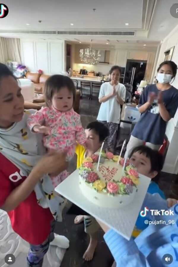 ชมพู่ อารยา