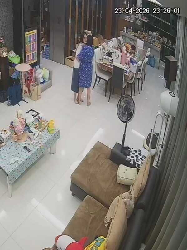 บัว สโรชา ผวาหนัก ! ชายชุดดำปีนเข้าบ้าน ค้นตัวพบของทำอึ้ง ซัดนโยบาย...เสรี