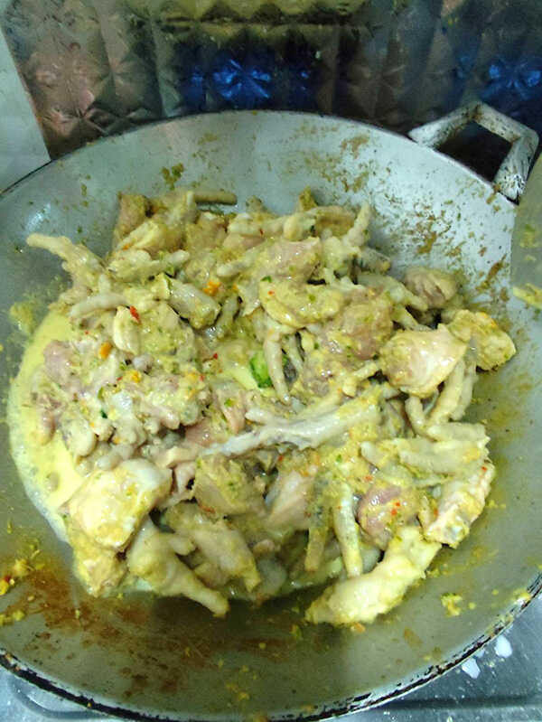 แกงเขียวหวานฟักใส่ไก่และตีนไก่ แกงเขียวหวาน แกงกะทิ อาหารไทย สูตรอาหาร