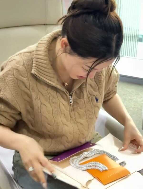 ไฮโซเมย์ วาสนา