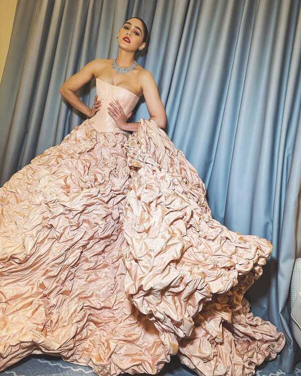 ชมพู่ อารยา เมืองคานส์