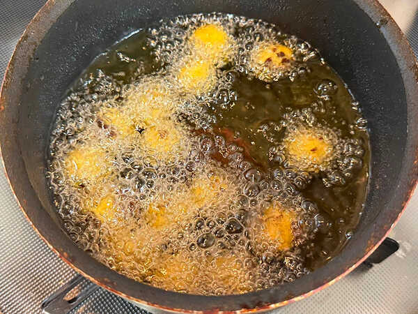 ขนมไข่นกกระทามันหวานญี่ปุ่น Sweet Potato Balls มันหวานทอด