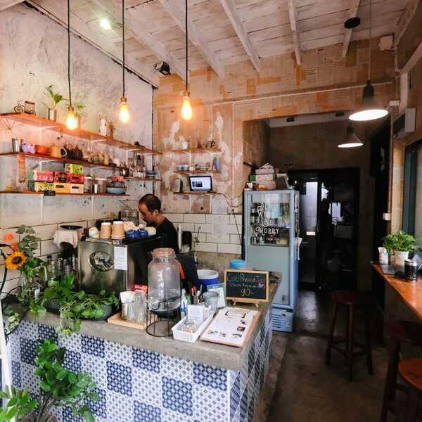 Foxhole BKK คาเฟ่ใกล้ศาลเจ้าพ่อเสือ