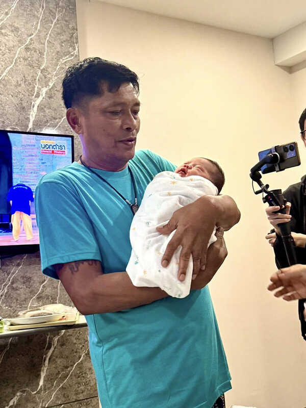 ชูษี เชิญยิ้ม คืนดีลูกสาว บูม ชญาภา หลังตัดขาด