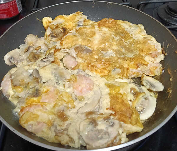 เบอร์เกอร์ไข่เจียวเห็ดกุ้ง เมนูอาหารเช้า อาหารฝรั่ง สูตรอาหาร