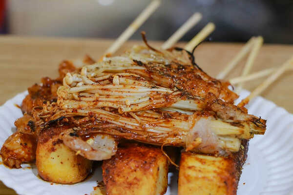 ตลาดสะพานพุทธ กรุงเทพ