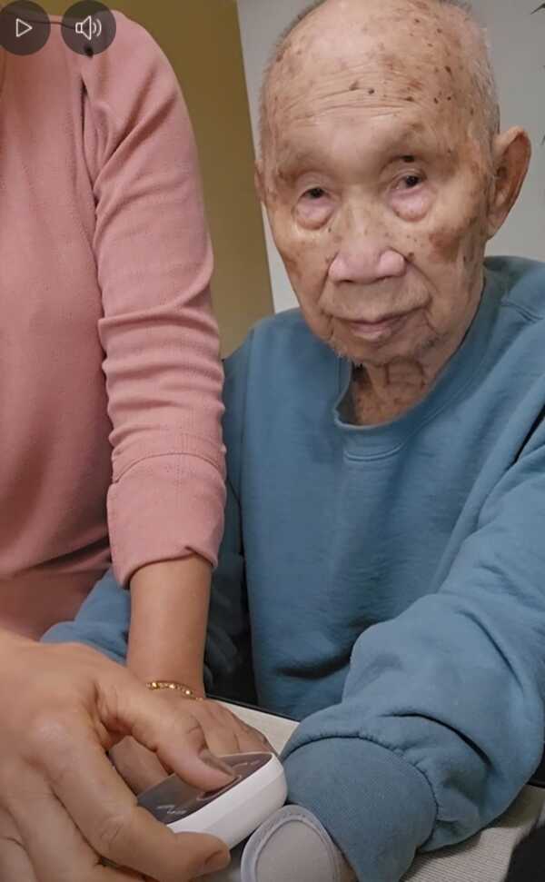  ยายหนิง เผยภาพคุณตาของ ชมพู่ อารยา