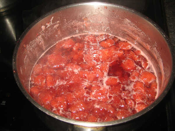 สตรอว์เบอร์รี พานาคอตต้า เมนูของหวาน พานาคอตต้า สูตรขนม