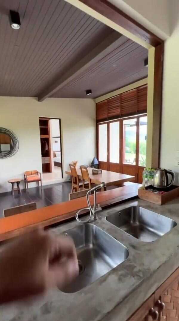 แอน ภูริ ขายบ้าน