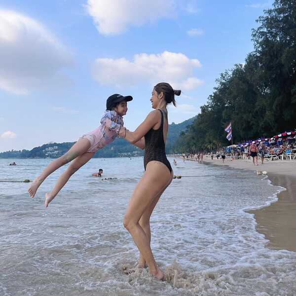 อุ้ม ลักขณา