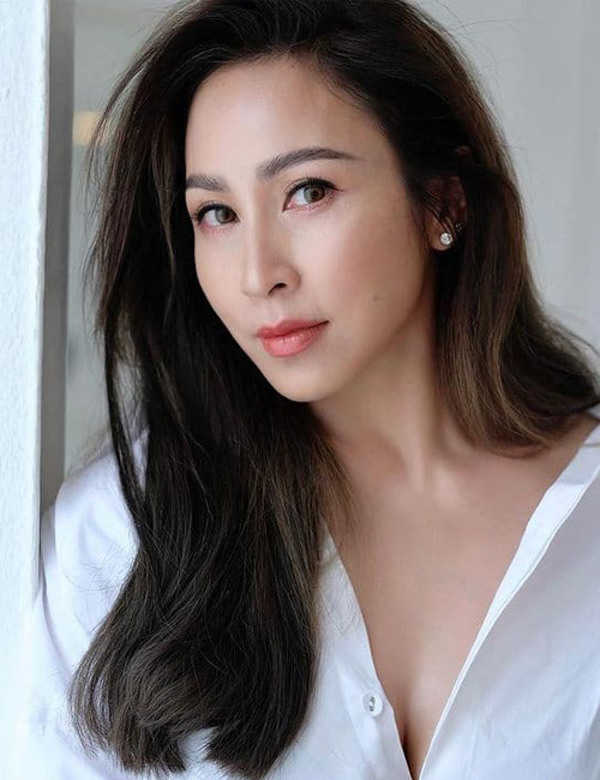 น้องฉัตร, แต่งหน้า