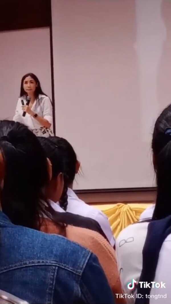 ครูเงาะ รสสุคนธ์