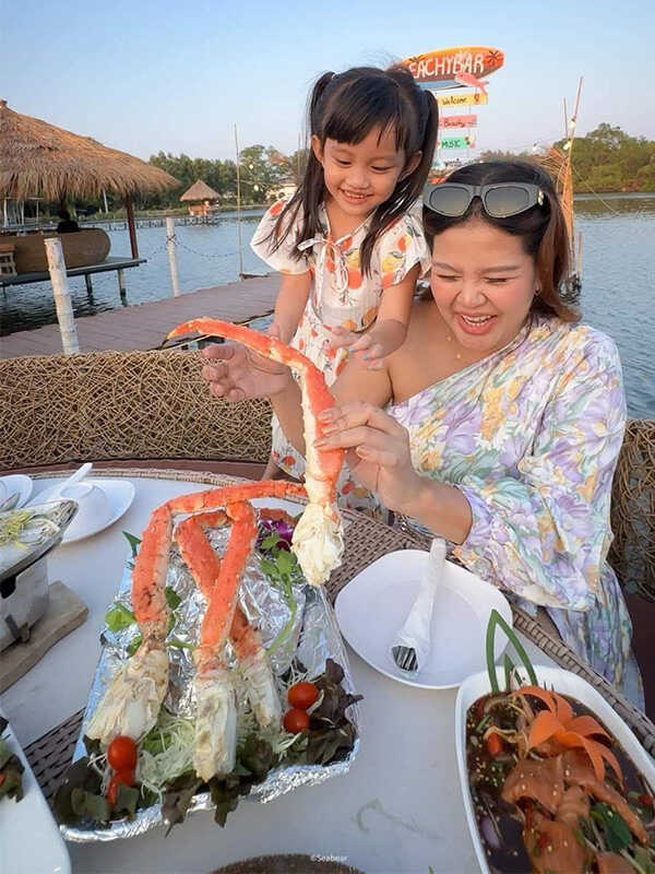 บรรยากาศร้าน Beachy Cafe