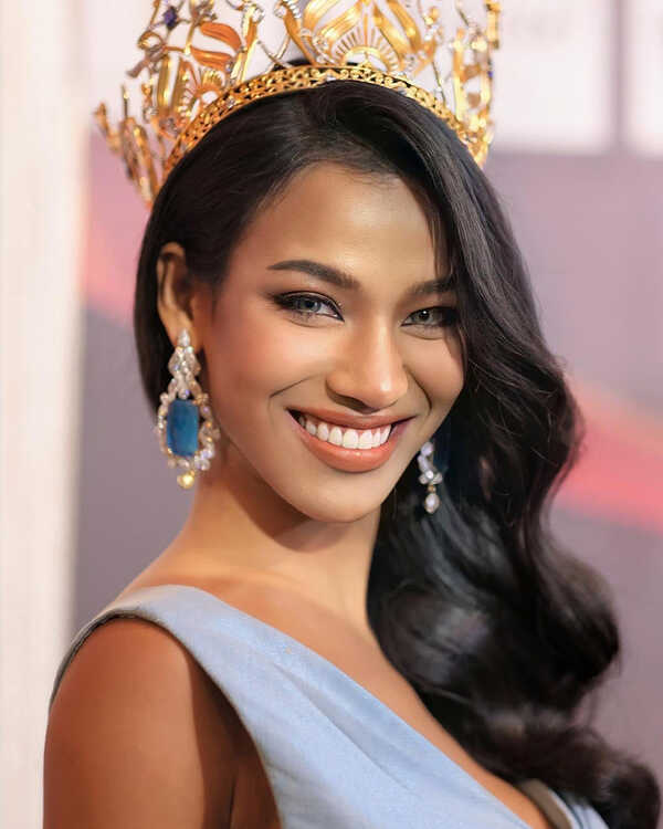 น้ำ พัชรพร