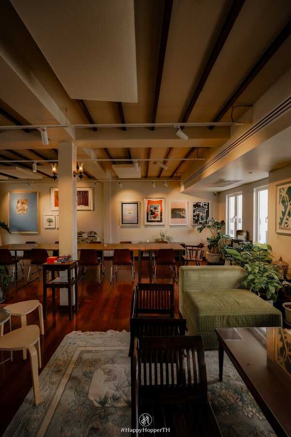 Living Room คาเฟ่วิวดี ย่านวงเวียน 22