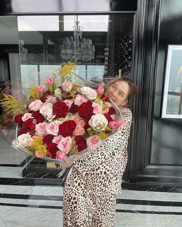 ชมพู่ อารยา